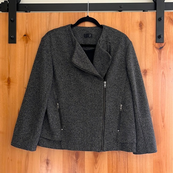 TopShop Jacket with Off-Center Front Zip + Cropped Sleeves - Picture 2 of 9